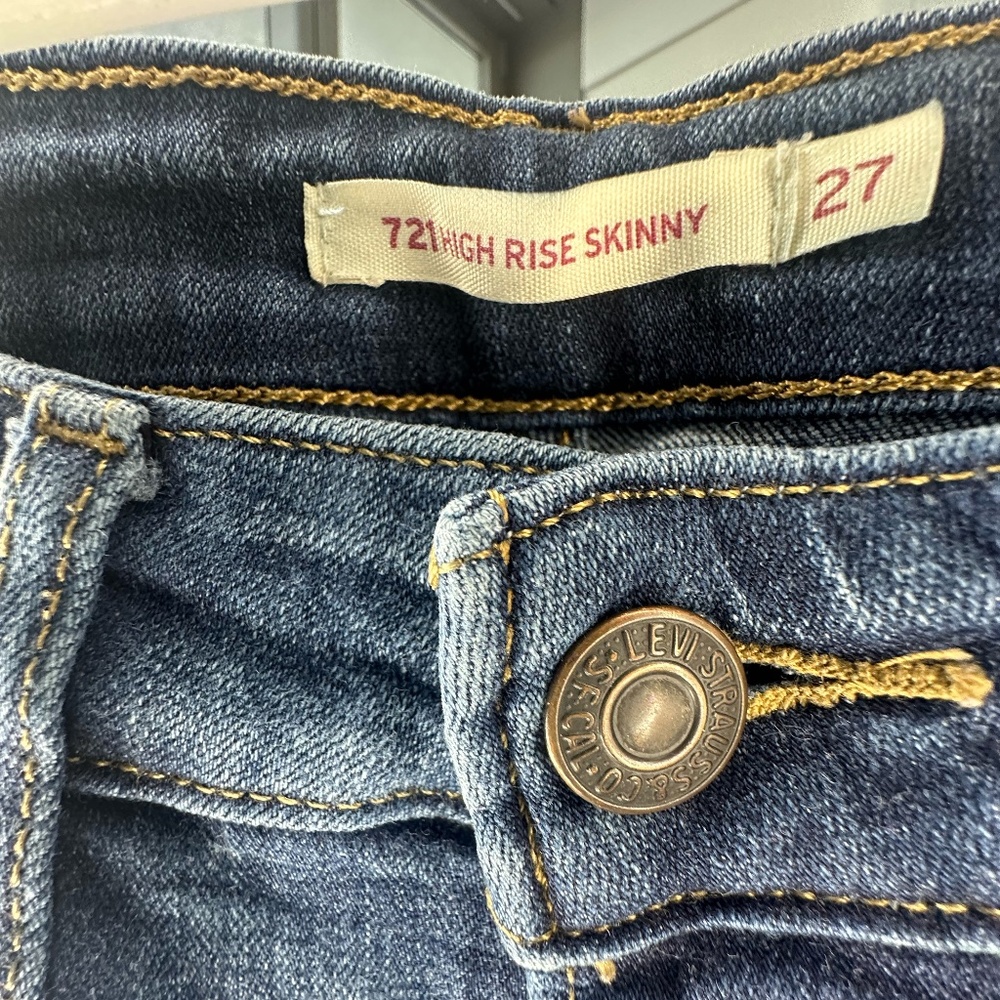 Levi's High-Rise Skinny Jeans